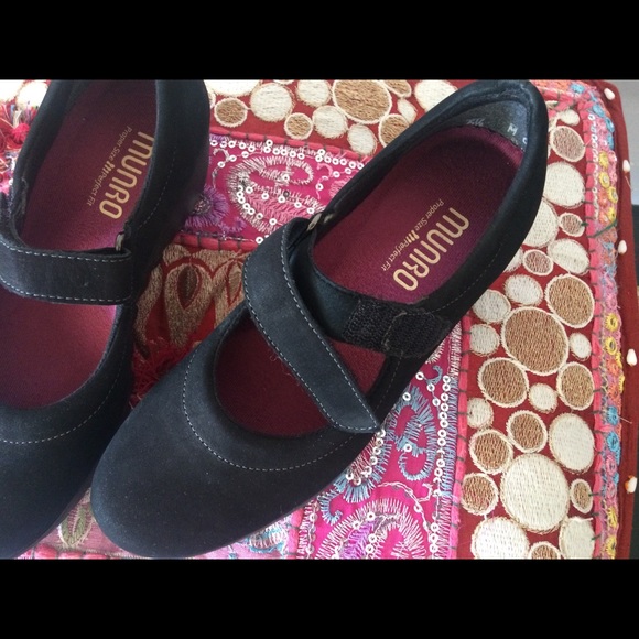 COPY - Munro black suede shoes 5.5 - Picture 1 of 8